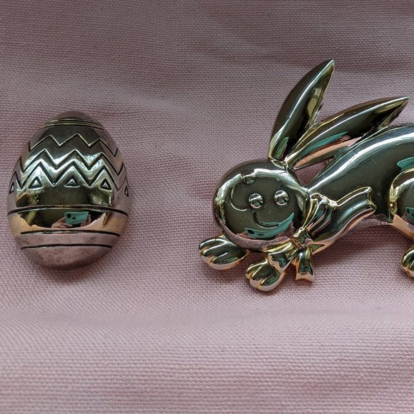 Bunny Rabbit & Egg Brooch & Pendant - Picture 11 of 11